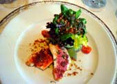 Salatstrauss mit marinierten Rouget-Filets 